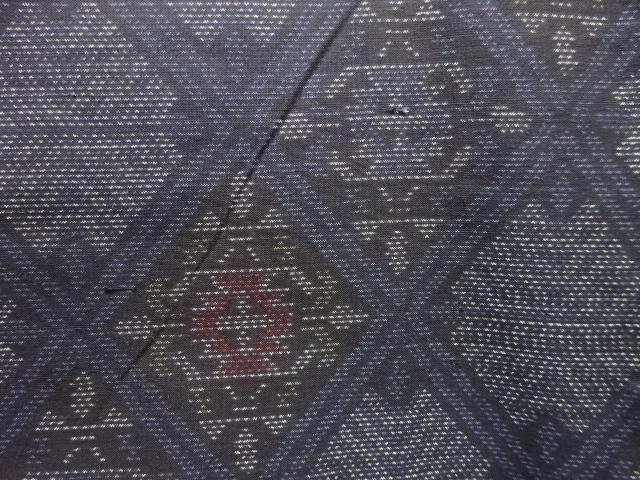 JAPANESE KIMONO / ANTIQUE KIMONO / SILK / DORO OSHIMA TSUMUGI / WOVEN FLORAL CREST